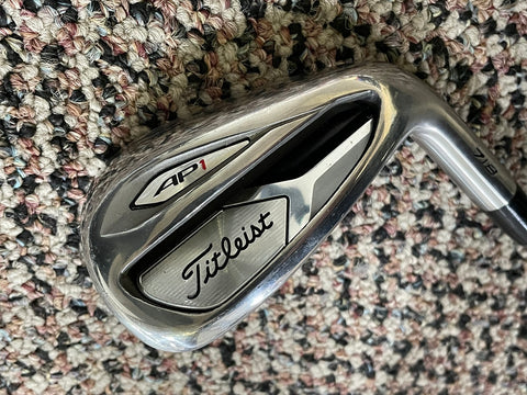 Titleist 718 AP1 48° Wedge Dynamic Gold S300 Stiff Flex Shaft Golf Pride M580 Grip